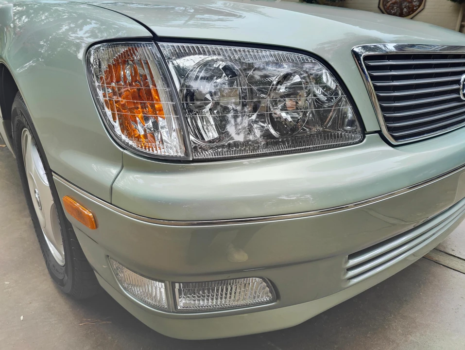 1999 Lexus LS 2nd Gen - Image 24 of 31