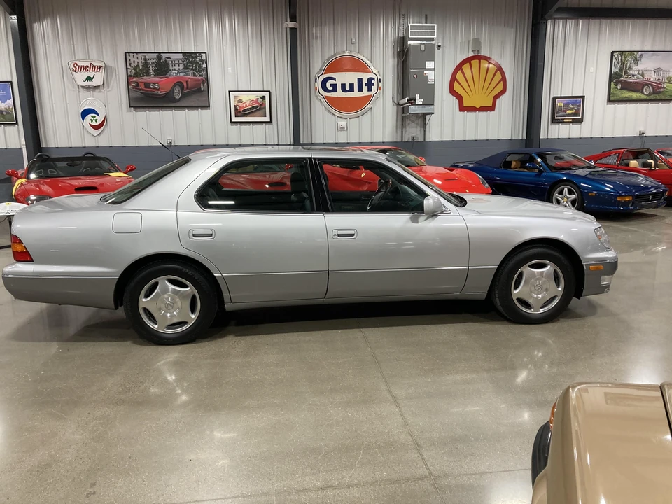 1999 Lexus LS 2nd Gen - Image 12 of 31
