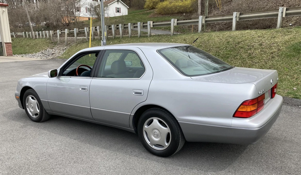 1999 Lexus LS 2nd Gen - Image 3 of 31