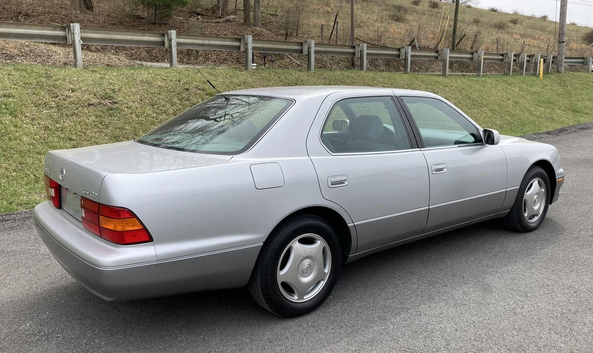 1999 Lexus LS 2nd Gen - Image 4 of 31