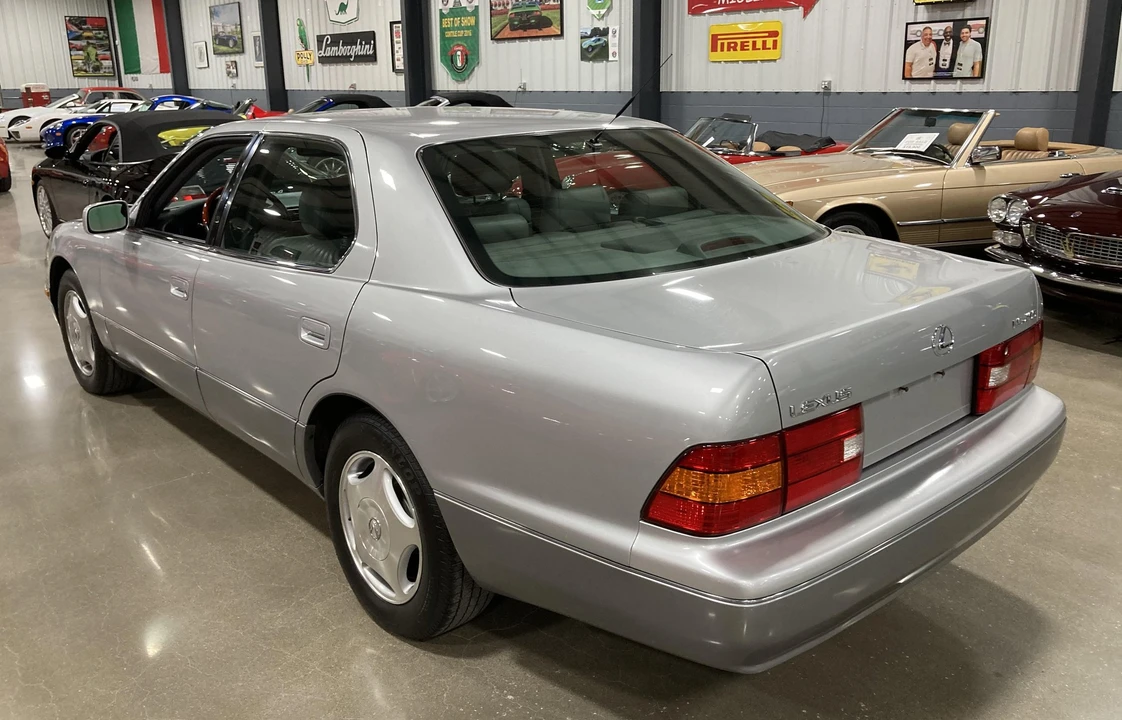 1999 Lexus LS 2nd Gen - Image 9 of 31