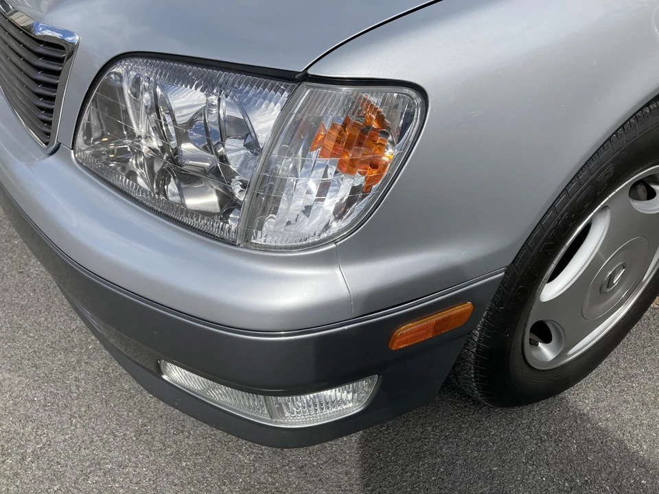 1999 Lexus LS 2nd Gen - Image 18 of 31