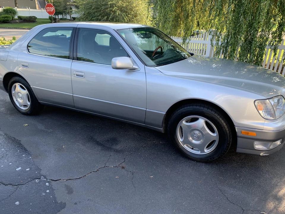 1999 Lexus LS 2nd Gen - Image 29 of 31