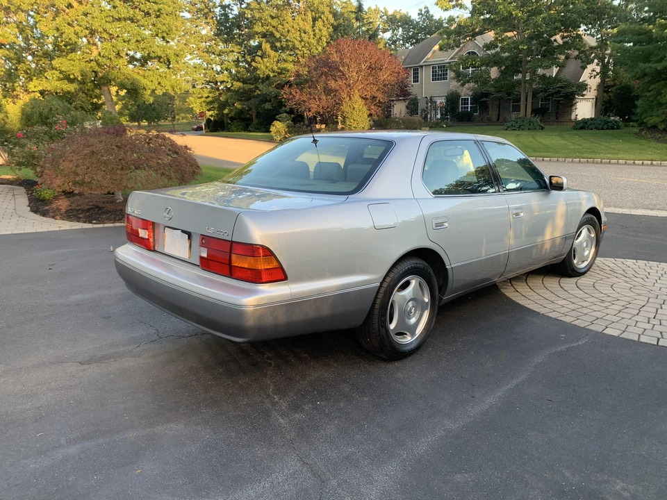 1999 Lexus LS 2nd Gen - Image 16 of 31