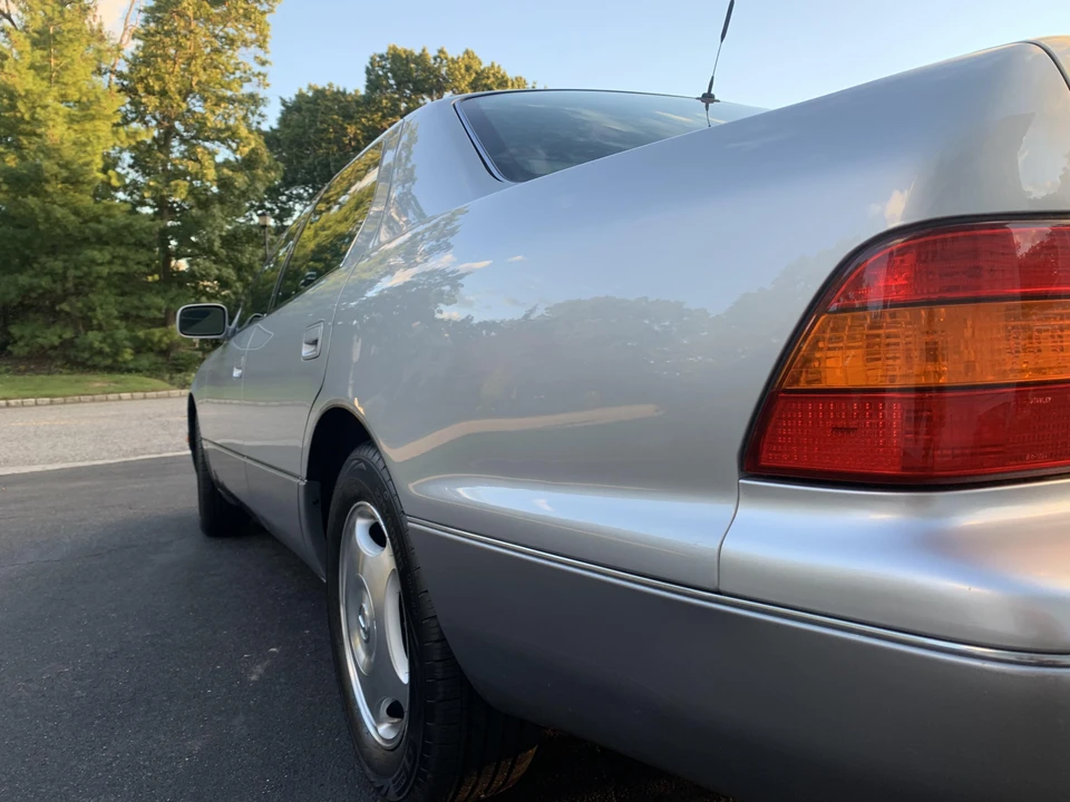1999 Lexus LS 2nd Gen - Image 23 of 31