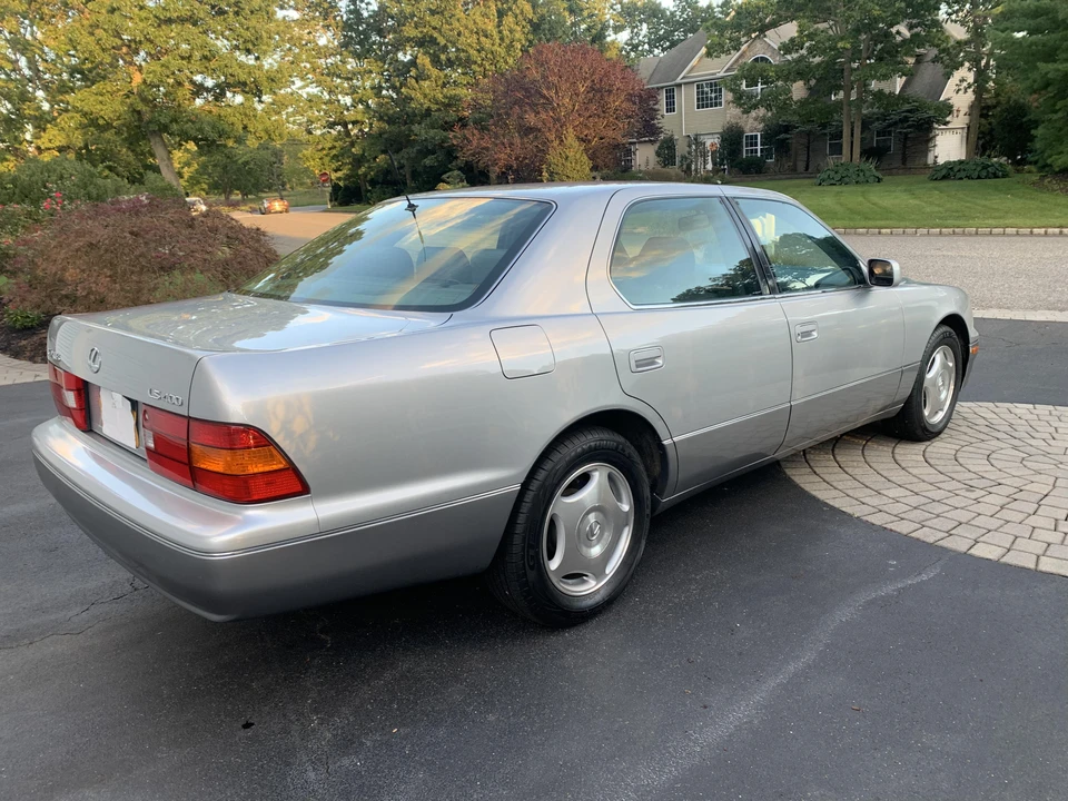 1999 Lexus LS 2nd Gen - Image 17 of 31