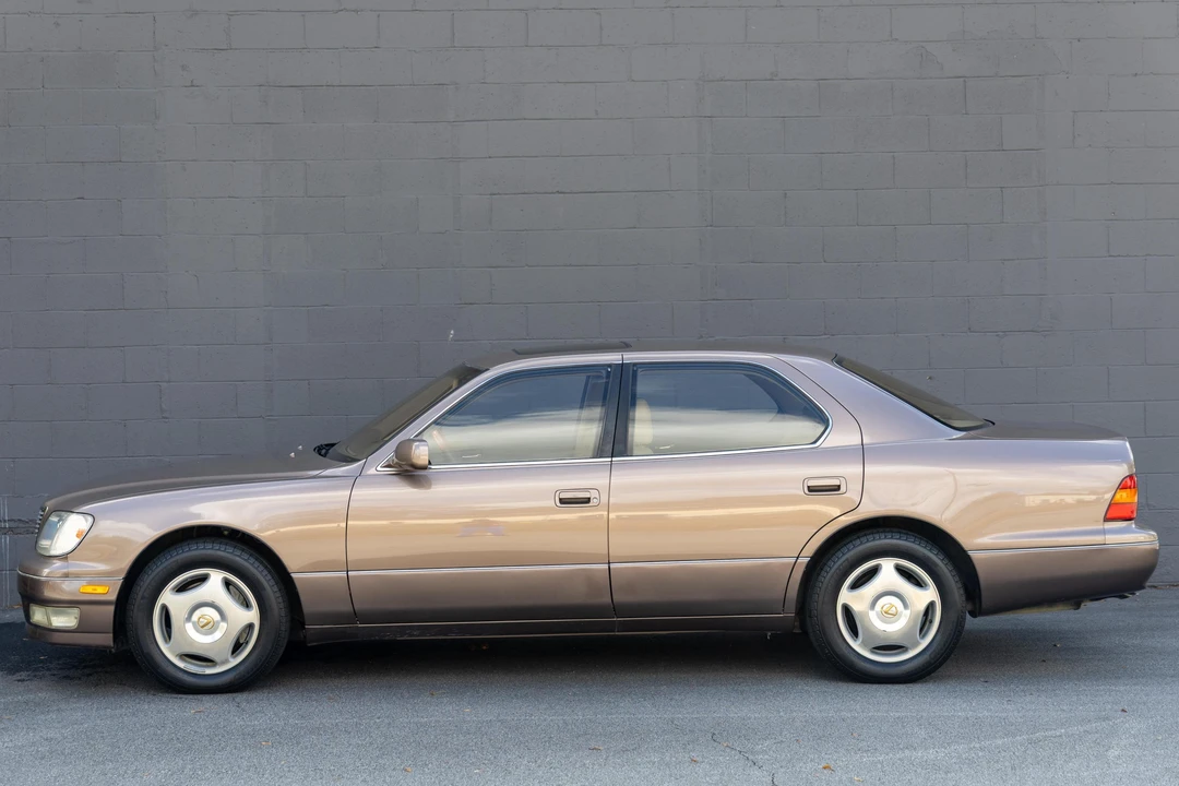 1999 Lexus LS 2nd Gen - Image 10 of 31