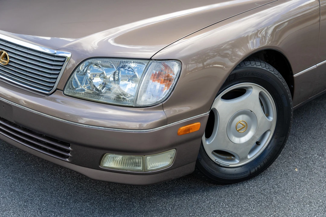 1999 Lexus LS 2nd Gen - Image 24 of 31