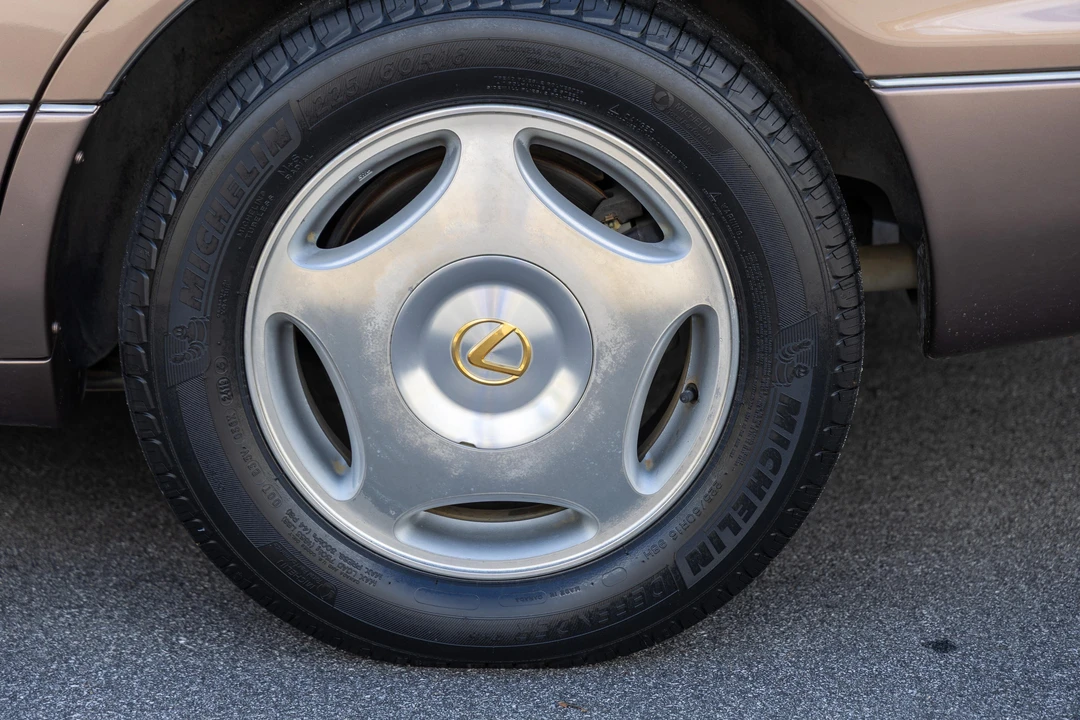 1999 Lexus LS 2nd Gen - Image 30 of 31
