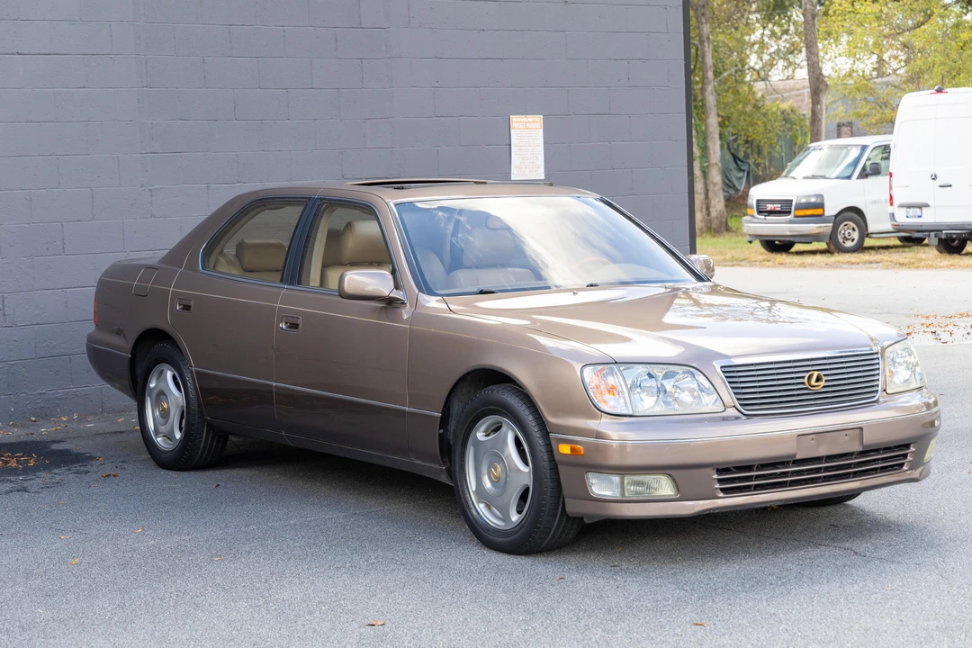 1999 Lexus LS 2nd Gen - Image 21 of 31