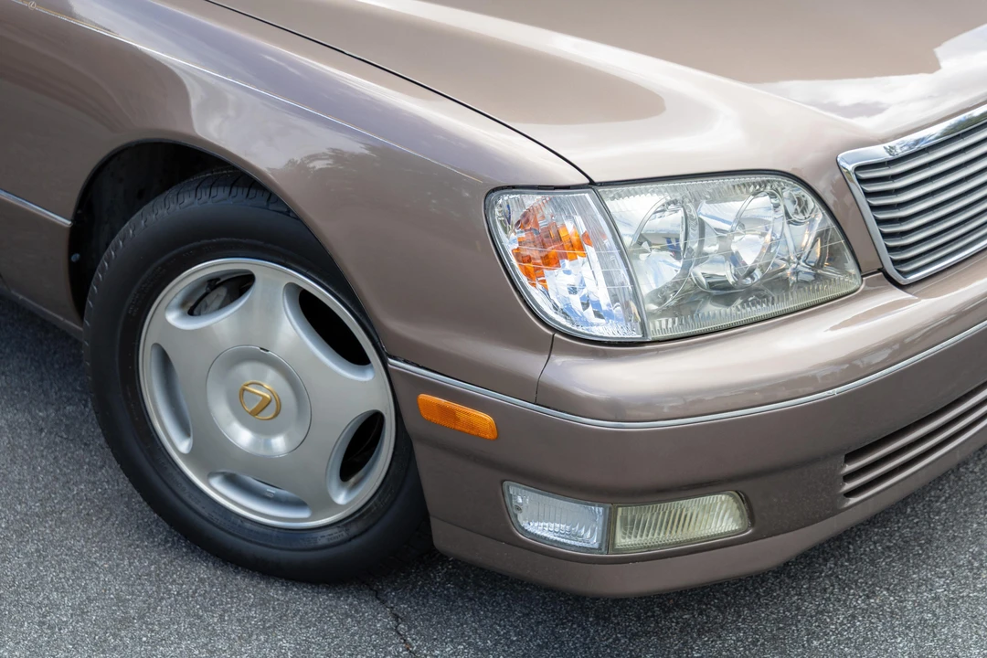 1999 Lexus LS 2nd Gen - Image 22 of 31