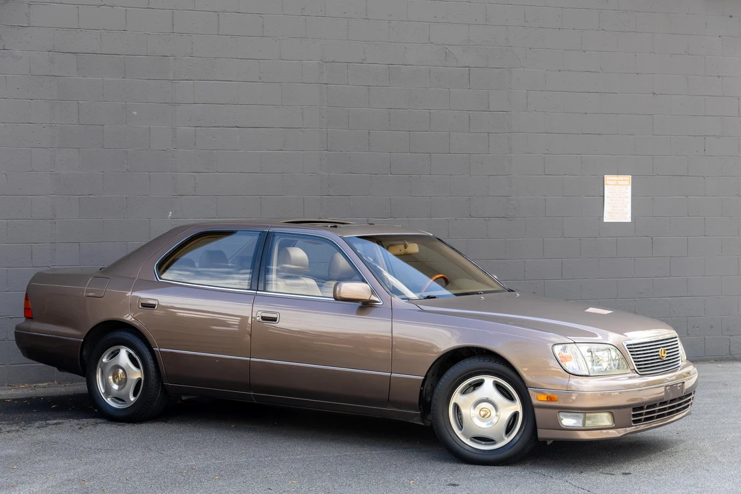 1999 Lexus LS 2nd Gen - Image 18 of 31