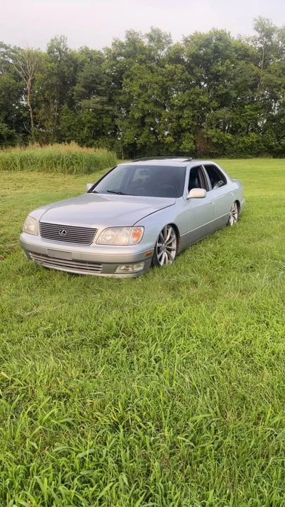 1999 Lexus LS 2nd Gen - Image 5 of 8