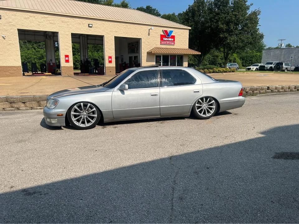 1999 Lexus LS 2nd Gen - Image 2 of 8