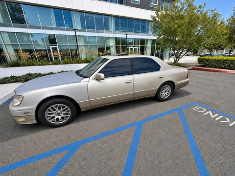 1999 Lexus LS 400