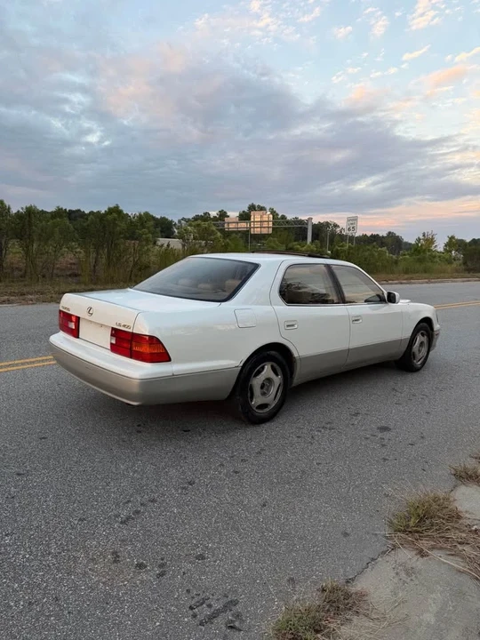 1999 Lexus LS 2nd Gen - Image 4 of 12