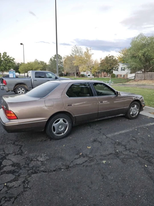 1999 Lexus LS 2nd Gen - Image 3 of 11