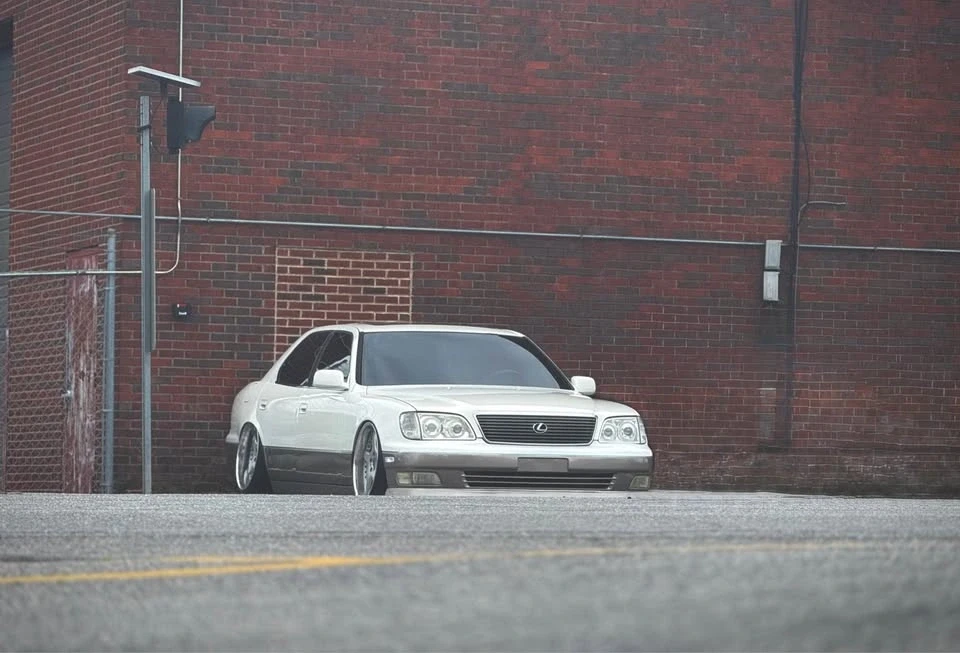1999 Lexus LS 2nd Gen - Image 17 of 18
