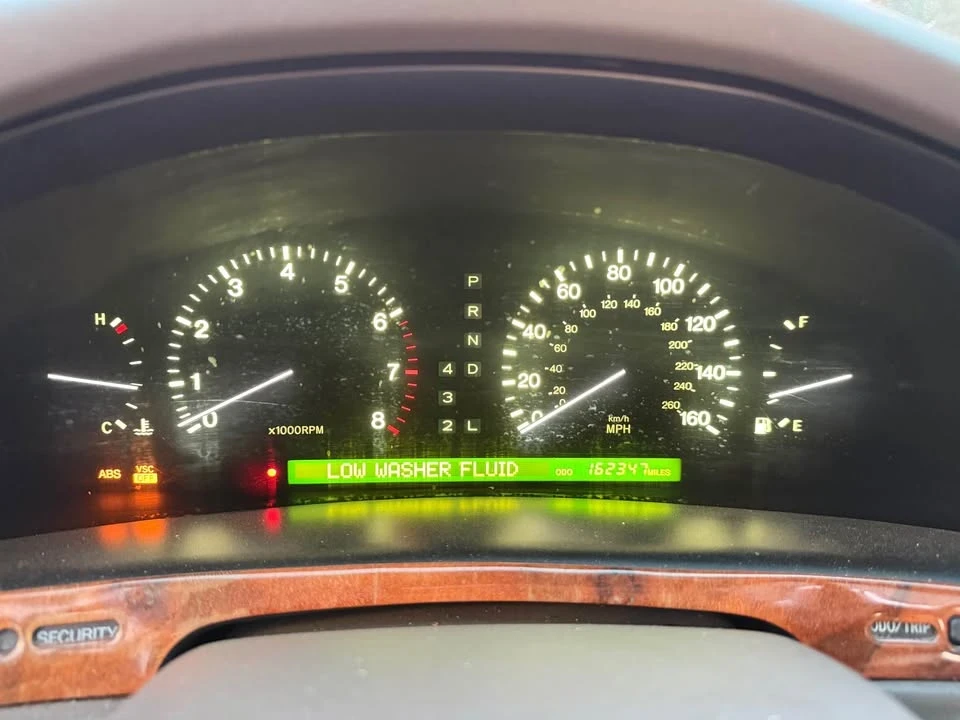 1999 Lexus LS 2nd Gen - Image 11 of 12