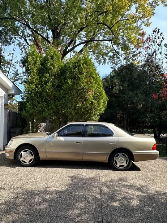 1999 Lexus LS 2nd Gen - Image 2 of 12