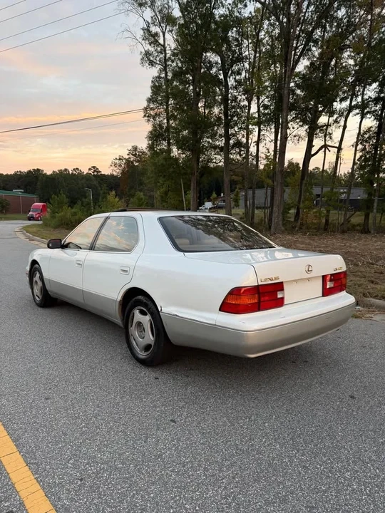 1999 Lexus LS 2nd Gen - Image 5 of 12