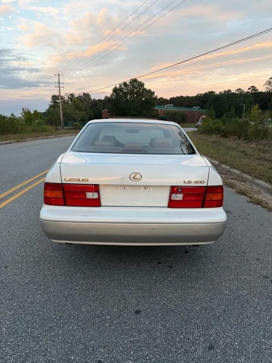 1999 Lexus LS 2nd Gen - Image 6 of 12