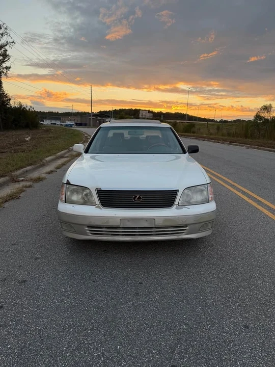 1999 Lexus LS 2nd Gen - Image 2 of 12