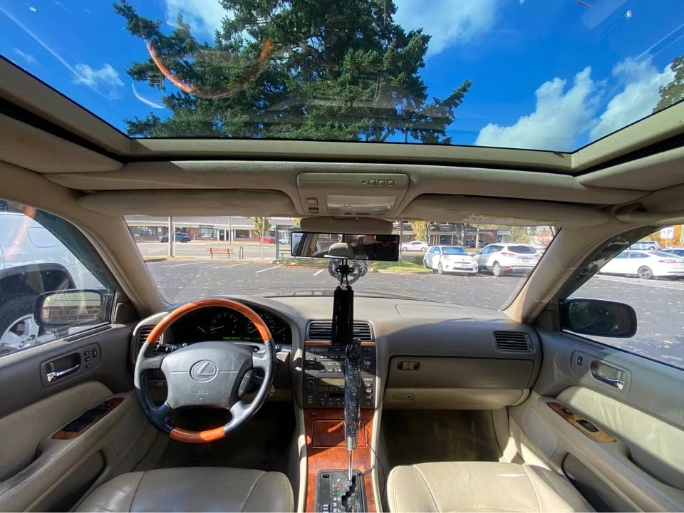 1999 Lexus LS 2nd Gen - Image 5 of 8