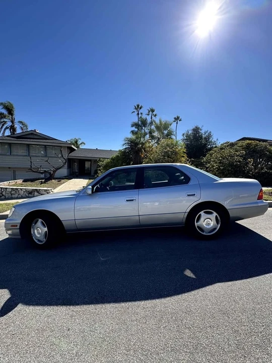 1999 Lexus LS 2nd Gen - Image 2 of 15
