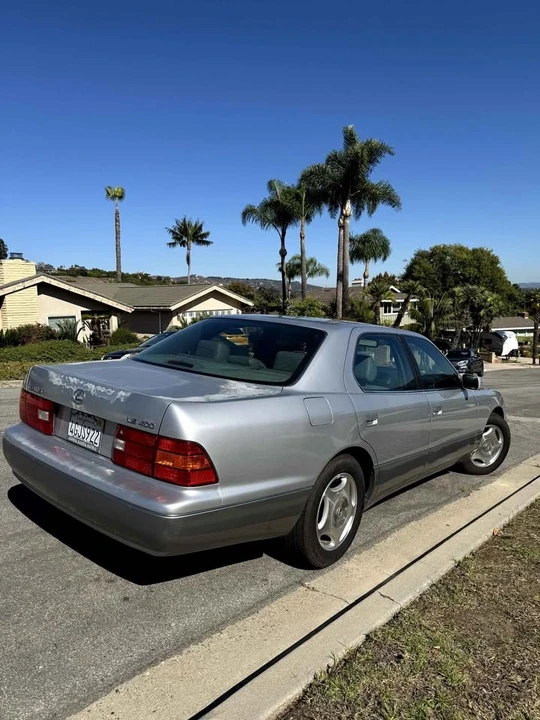 1999 Lexus LS 2nd Gen - Image 5 of 15