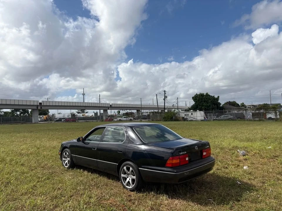 1999 Lexus LS 2nd Gen - Image 4 of 9