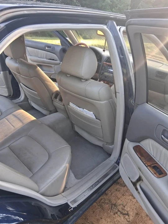 1999 Lexus LS 2nd Gen - Image 3 of 8