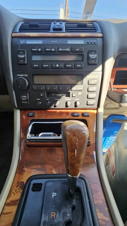 1999 Lexus LS 2nd Gen - Image 4 of 10