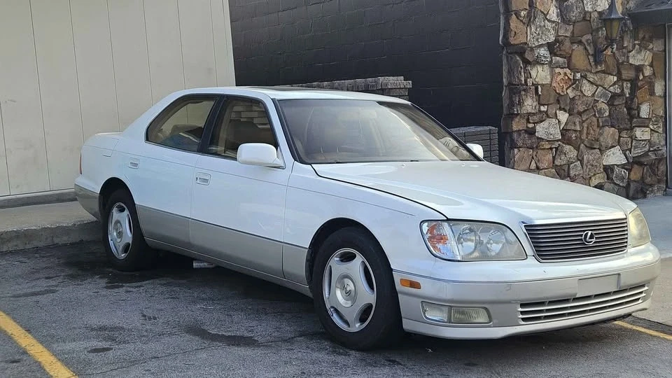 1999 Lexus LS 2nd Gen - Image 10 of 10