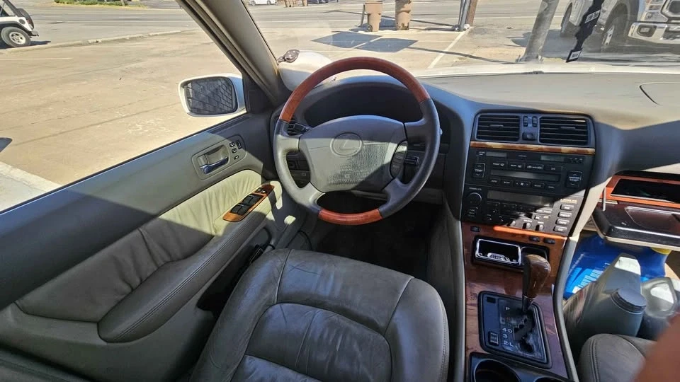 1999 Lexus LS 2nd Gen - Image 3 of 10