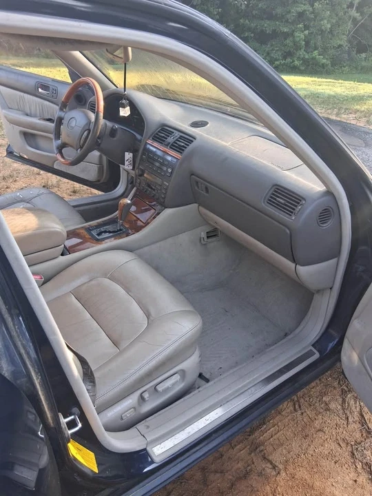 1999 Lexus LS 2nd Gen - Image 4 of 8