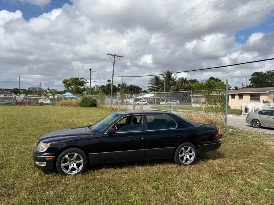 1999 Lexus LS 2nd Gen - Image 2 of 9