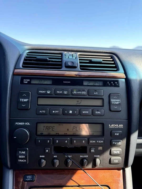 1999 Lexus LS 2nd Gen - Image 10 of 15