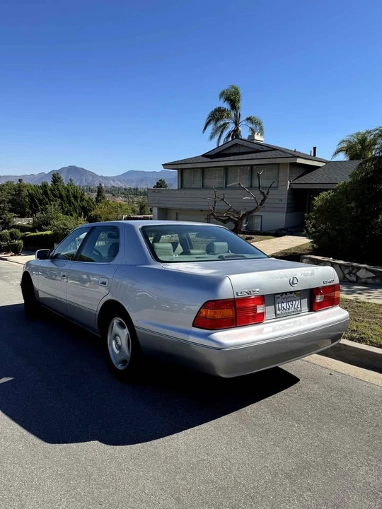 1999 Lexus LS 2nd Gen - Image 3 of 15