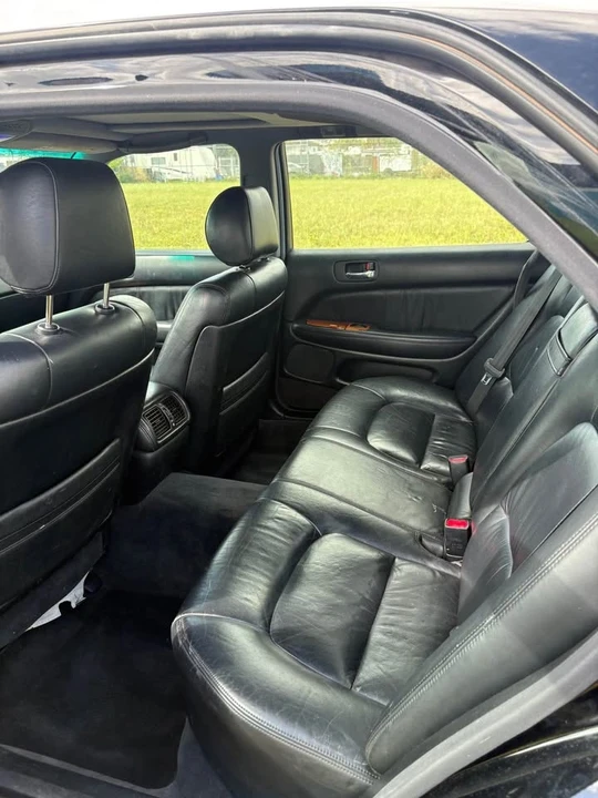 1999 Lexus LS 2nd Gen - Image 9 of 9