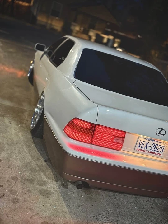 1999 Lexus LS 2nd Gen - Image 4 of 18