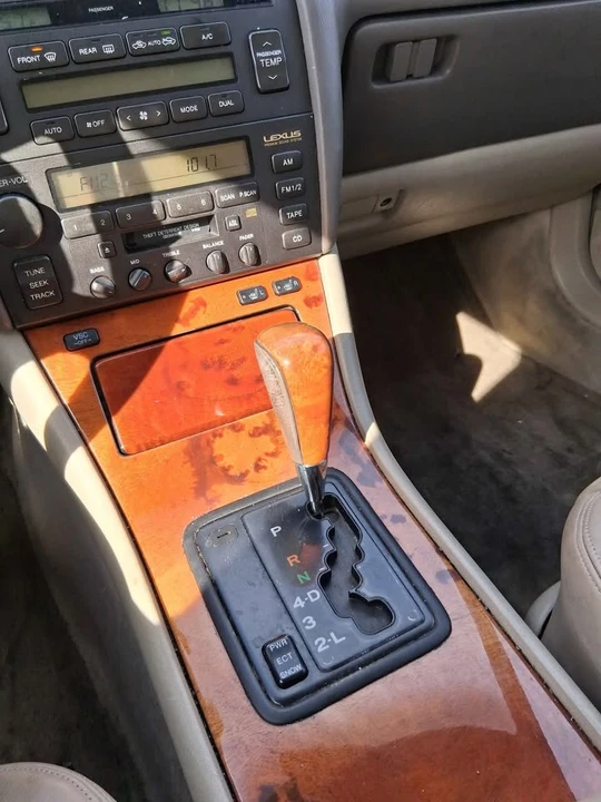 1999 Lexus LS 2nd Gen - Image 4 of 9