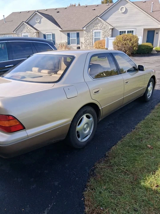 1999 Lexus LS 2nd Gen - Image 9 of 9