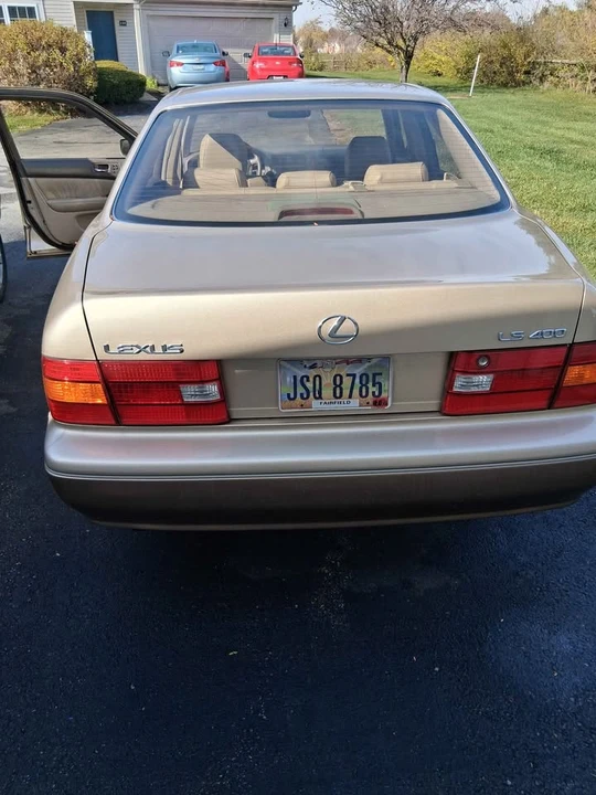 1999 Lexus LS 2nd Gen - Image 2 of 9