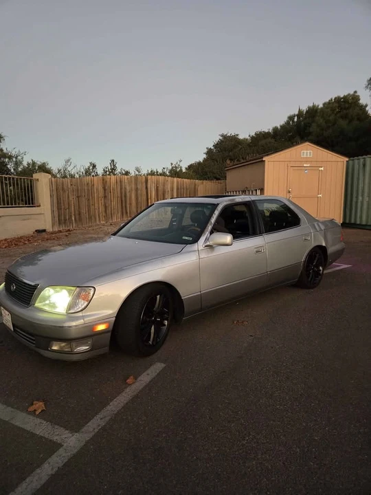 1999 Lexus LS 2nd Gen - Image 3 of 6