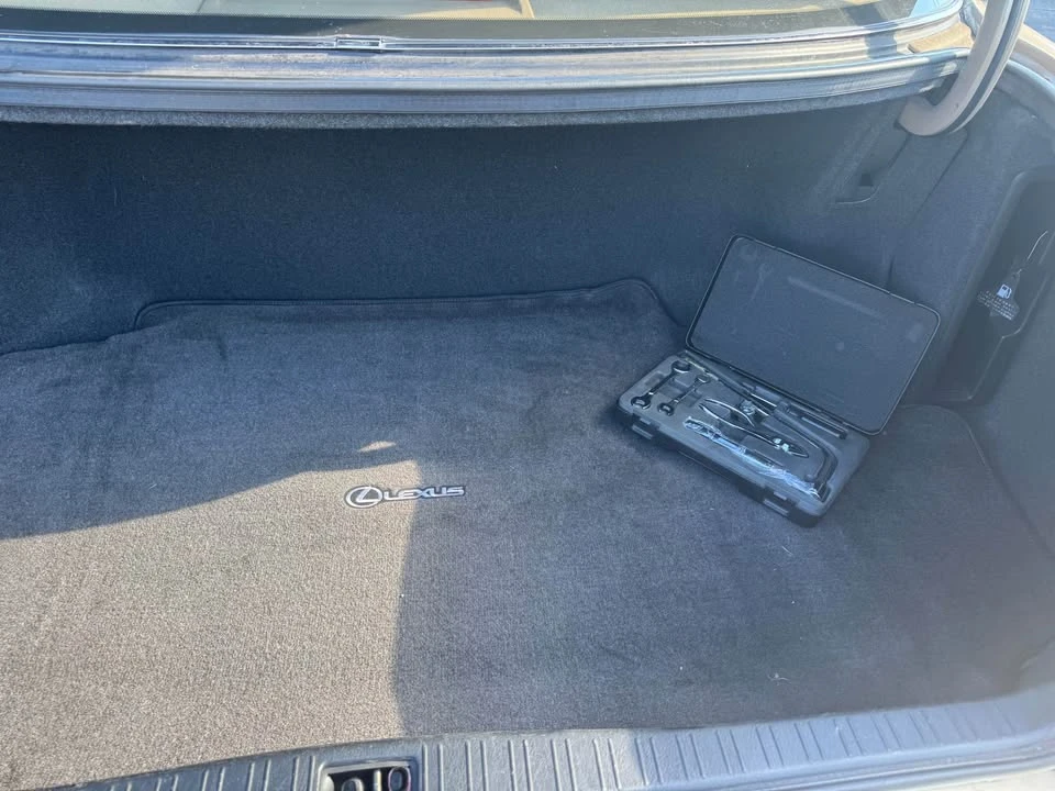1999 Lexus LS 2nd Gen - Image 13 of 17