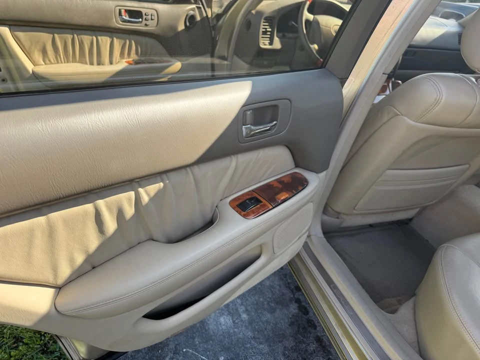 1999 Lexus LS 2nd Gen - Image 12 of 17