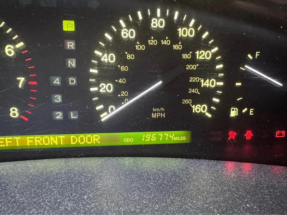 1999 Lexus LS 2nd Gen - Image 14 of 17
