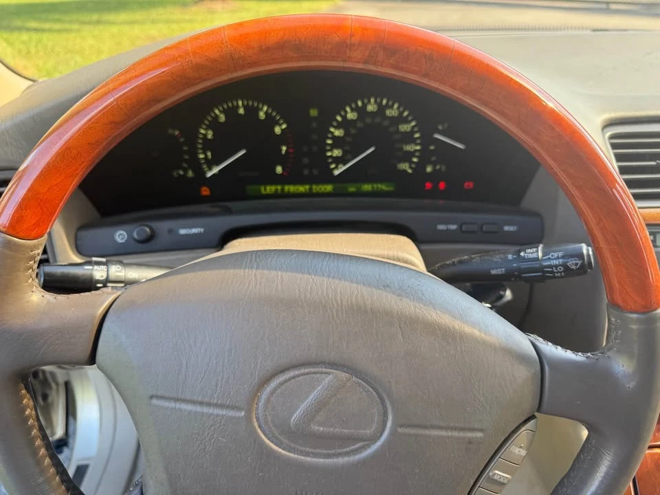 1999 Lexus LS 2nd Gen - Image 15 of 17
