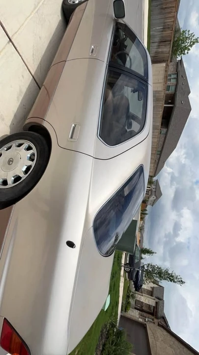 1999 Lexus LS 2nd Gen - Image 3 of 10